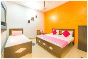 Asharfi Bhawan Hotel Ramam Palace Near Ram janam Bhoomi - Fully Air conditioning Comfortable Room - Free Wifi And Room Facilities - Affordable Hotels at Prime Location