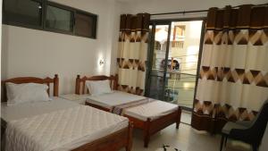 Luxury 3BR Apartment with Rooftop Pool near beach