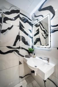 Best Central LUX Studio