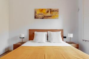 Blueground El Raval balcony nr Plaça Catalunya BCN-203