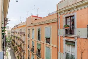 Blueground El Raval city view nr Plaça Catalunya BCN-199