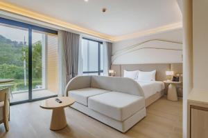 2413 Wyndham Gardens Elegant Studio Forrest View