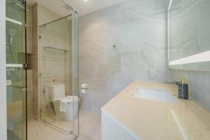 2413 Wyndham Gardens Elegant Studio Forrest View