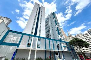 Apartamento moderno com piscina e academia