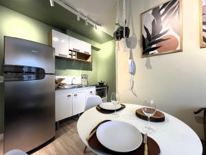 Apartamento moderno com piscina e academia