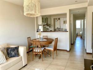 Check and Home - Arenales - 4 Huéspedes con Balcón a la Calle y Cochera