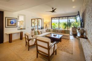 Luxury Condo with amazing golf course view