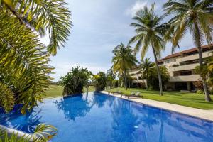 Luxury Condo with amazing golf course view