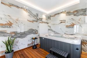 Pnoe Luxe Apartment & Spa, Naxos Town