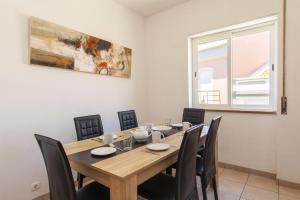 B63 - Corner Street Historic Center