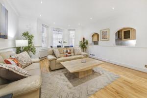 Kensington Apartment