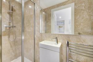 Kensington Apartment