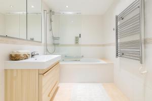 Cosy 2 Bedroom Flat by Soho & Fitzrovia