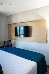 Apartamento quadra mar, 200m da praia - Meia Praia