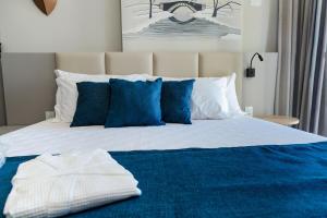 Apartamento quadra mar, 200m da praia - Meia Praia