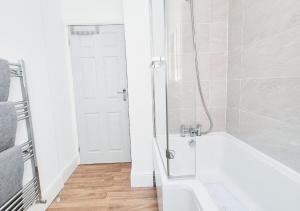 Stylish & Modern 2BR Flat nr Nottingham City Centre