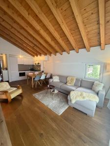 Mountain Glow Apartment