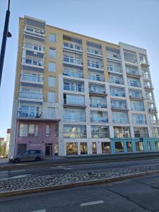 Nice and close to the airport 27m2 app