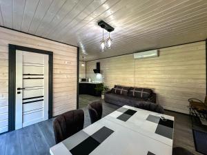 gray house kryvorivnya