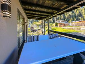 gray house kryvorivnya