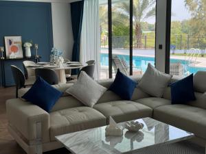The Sunshine Beach Family Suite with Pool