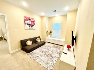 Family Spacious New Cozy 5BR House in Asian Town