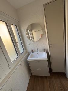 Apartment Lali Peseux, Neuchatel - 1 BR lake and Alps view