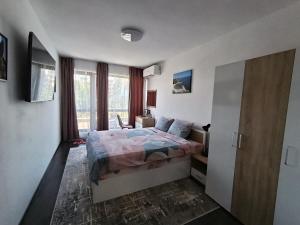 Comfortable bed and nice view