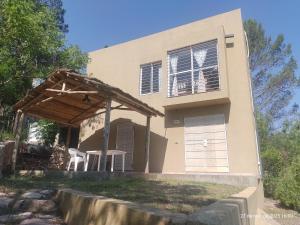 Cuesta Blanca dos dormitorios cochera