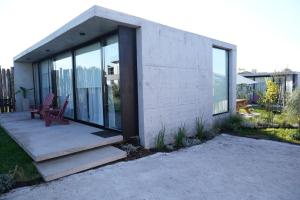 Refugio nuevo y moderno en Acantilados