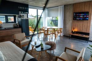 Refugio nuevo y moderno en Acantilados