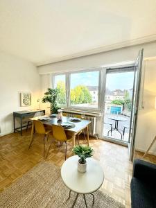 Charming City 1BR with outdoor space