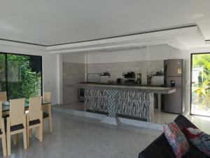 Hermosa casa campestre a solo 7 minutos de la ciudad, con piscina privada