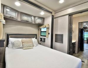 Outdoor Dining • BBQ Grill • Fire Pit • Park Views