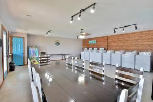 Outdoor Dining • BBQ Grill • Fire Pit • Park Views