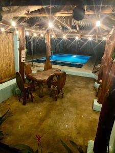 El Papagayo Verde 5 min walk to the beach and downtown