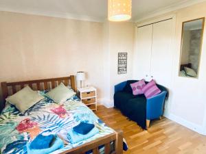 Large Double room in West Kensington-Fulham