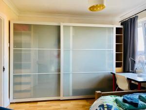 Large Double room in West Kensington-Fulham