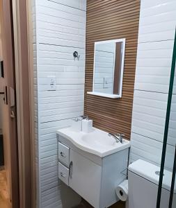 Seu Studio na quadra da praia em Santos