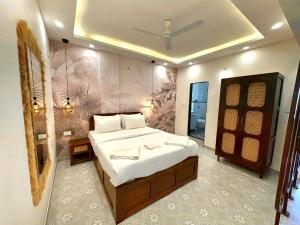 Bright Boho Studio Near Candolim Beach - Modern Amenities & Work Desk