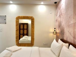 Bright Boho Studio Near Candolim Beach - Modern Amenities & Work Desk