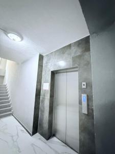 Studio Likani Resident