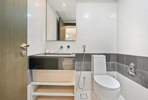 Ultra Modern Downtown Residence Steps Away from Burj Khalifa and Dubai Mall