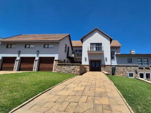 Deluxe Suite at in Highland Gate Golf and Trout Estate 1135