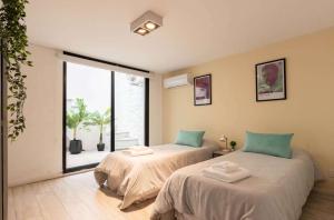 MOT Villa Embajada - 16 pax Deluxe House Belgrano