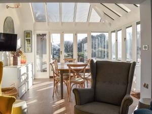 Pines Cottage - Uk42110