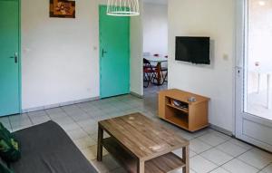 2 Bedroom Cozy Home In Lablachère