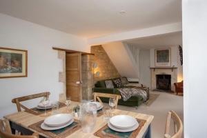 Charming Family Cottage in Bath with Parking