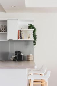 Only Few Steps to Noosa Rivers - Bermuda Villas 10