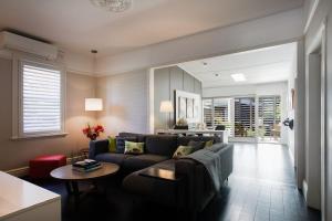 Malua Villa, Bronte IH